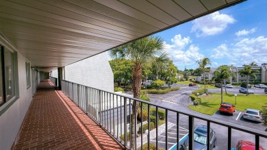 Beautifully renovated and FULLY FURNISHED  offered turn-key on Fountains Golf and Country Club in Florida - for sale on GolfHomes.com, golf home, golf lot