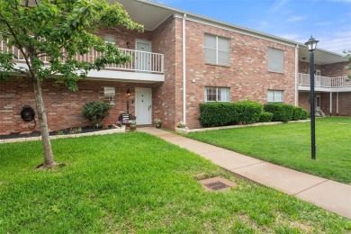 TASTEFULLY REMODELED AND UPDATED first floor condo with double on Pecan Plantation Country Club in Texas - for sale on GolfHomes.com, golf home, golf lot