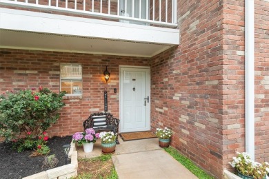 TASTEFULLY REMODELED AND UPDATED first floor condo with double on Pecan Plantation Country Club in Texas - for sale on GolfHomes.com, golf home, golf lot