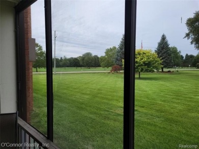 What a outstanding condo in the city of Marysville. Don't miss on Marysville Golf Course in Michigan - for sale on GolfHomes.com, golf home, golf lot