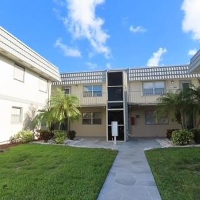 Don't miss this conveniently located updated 1st floor corner on Kings Point Golf - Executive in Florida - for sale on GolfHomes.com, golf home, golf lot
