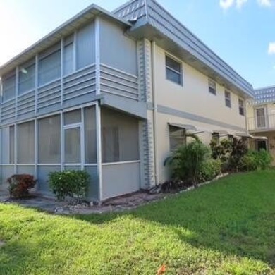 Don't miss this conveniently located updated 1st floor corner on Kings Point Golf - Executive in Florida - for sale on GolfHomes.com, golf home, golf lot