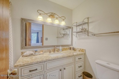 Beautiful 3 bedroom, 3.5 bath condo in Innsbrook Village! The on Innsbrook Village Country Club in New Mexico - for sale on GolfHomes.com, golf home, golf lot