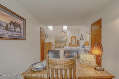 Beautiful 3 bedroom, 3.5 bath condo in Innsbrook Village! The on Innsbrook Village Country Club in New Mexico - for sale on GolfHomes.com, golf home, golf lot