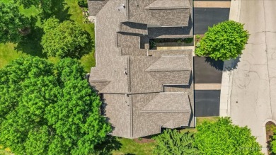 Fantastic location in the sought after Lakewood community, just on RedTail Golf Club in Illinois - for sale on GolfHomes.com, golf home, golf lot