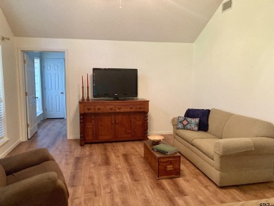 Priced below Wood CAD appraised value shows MOTIVATED seller who on Holly Lake Ranch Golf Club in Texas - for sale on GolfHomes.com, golf home, golf lot
