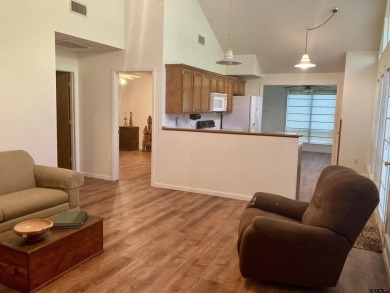 Priced below Wood CAD appraised value shows MOTIVATED seller who on Holly Lake Ranch Golf Club in Texas - for sale on GolfHomes.com, golf home, golf lot