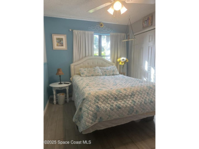Charming single story, 2 bedroom, 2 bath condo nestled right on Mallards Landing Golf Course in Florida - for sale on GolfHomes.com, golf home, golf lot