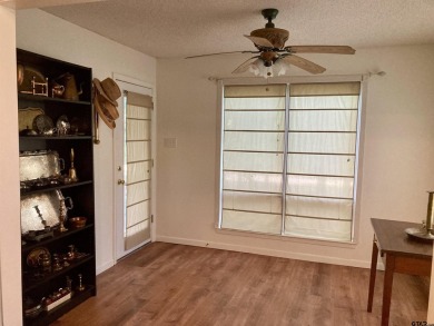 Priced below Wood CAD appraised value shows MOTIVATED seller who on Holly Lake Ranch Golf Club in Texas - for sale on GolfHomes.com, golf home, golf lot