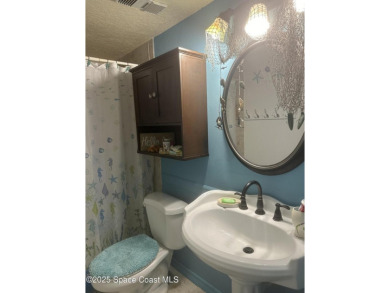 Charming single story, 2 bedroom, 2 bath condo nestled right on Mallards Landing Golf Course in Florida - for sale on GolfHomes.com, golf home, golf lot