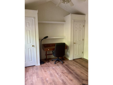 Priced below Wood CAD appraised value shows MOTIVATED seller who on Holly Lake Ranch Golf Club in Texas - for sale on GolfHomes.com, golf home, golf lot
