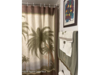 Charming single story, 2 bedroom, 2 bath condo nestled right on Mallards Landing Golf Course in Florida - for sale on GolfHomes.com, golf home, golf lot