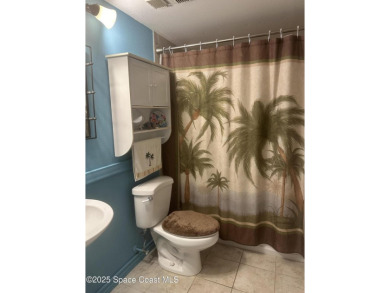 Charming single story, 2 bedroom, 2 bath condo nestled right on Mallards Landing Golf Course in Florida - for sale on GolfHomes.com, golf home, golf lot