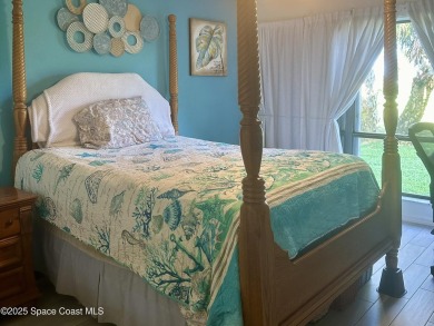 Charming single story, 2 bedroom, 2 bath condo nestled right on Mallards Landing Golf Course in Florida - for sale on GolfHomes.com, golf home, golf lot