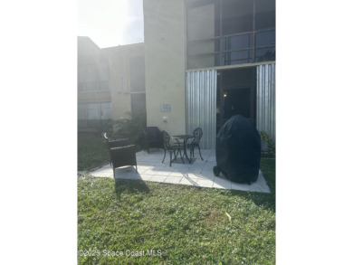 Charming single story, 2 bedroom, 2 bath condo nestled right on Mallards Landing Golf Course in Florida - for sale on GolfHomes.com, golf home, golf lot