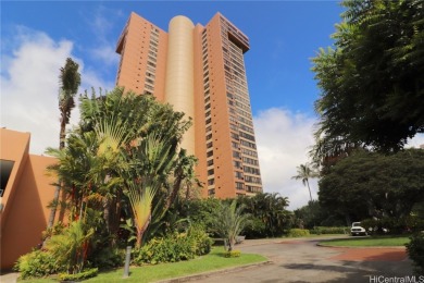 Plaza Landmark - 1 bedroom, 1 bath condo with 1 assigned parking on Honolulu Country Club in Hawaii - for sale on GolfHomes.com, golf home, golf lot