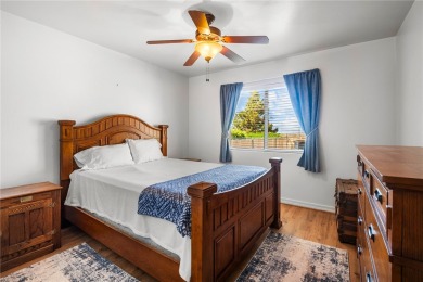 This delightful 3-bedroom, 2-bath residence offers the perfect on Valle Vista Golf Course in Arizona - for sale on GolfHomes.com, golf home, golf lot