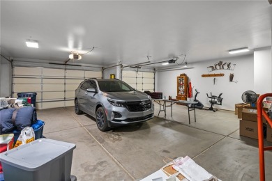 This delightful 3-bedroom, 2-bath residence offers the perfect on Valle Vista Golf Course in Arizona - for sale on GolfHomes.com, golf home, golf lot