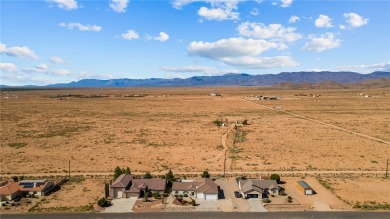 This delightful 3-bedroom, 2-bath residence offers the perfect on Valle Vista Golf Course in Arizona - for sale on GolfHomes.com, golf home, golf lot