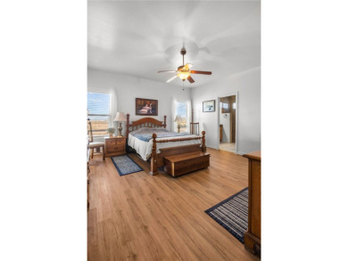 This delightful 3-bedroom, 2-bath residence offers the perfect on Valle Vista Golf Course in Arizona - for sale on GolfHomes.com, golf home, golf lot