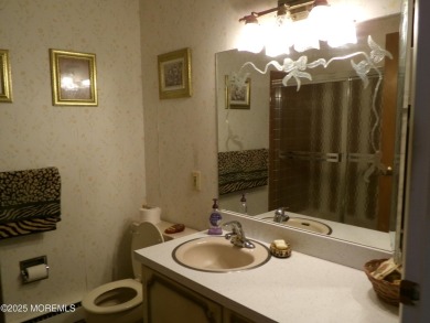 Well maintained Regency model in need of new owner.  This unit on Greenbriar Woodlands in New Jersey - for sale on GolfHomes.com, golf home, golf lot