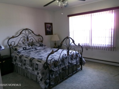 Well maintained Regency model in need of new owner.  This unit on Greenbriar Woodlands in New Jersey - for sale on GolfHomes.com, golf home, golf lot