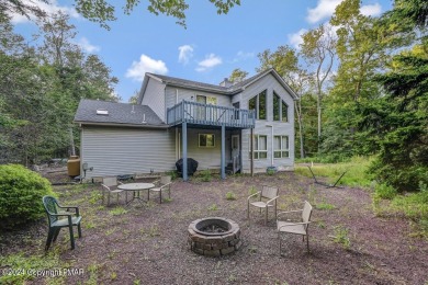 MOVE IN READY! Spacious 3BED/3BATH Contemporary located on the on Pocono Farms Country Club in Pennsylvania - for sale on GolfHomes.com, golf home, golf lot