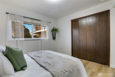Embrace easy living in this beautifully refreshed 2BD 1.75BA on Highlands Golf Club in Washington - for sale on GolfHomes.com, golf home, golf lot