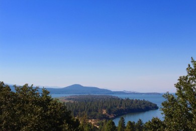 Rare homesite with unobstructed panoramic views of Klamath Lake on Running Y Ranch Resort in Oregon - for sale on GolfHomes.com, golf home, golf lot