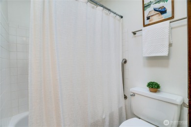 Embrace easy living in this beautifully refreshed 2BD 1.75BA on Highlands Golf Club in Washington - for sale on GolfHomes.com, golf home, golf lot