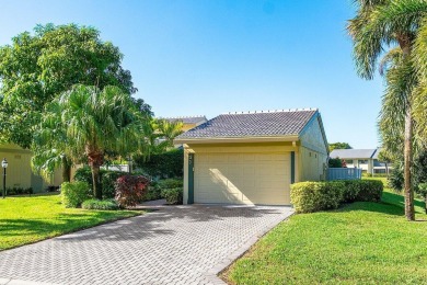 *PRICED TO SELL!* Discover unparalleled privacy and panoramic on Hunters Run Golf and Country Club in Florida - for sale on GolfHomes.com, golf home, golf lot