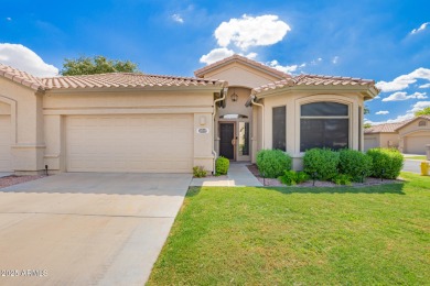 Beautiful villa on a corner greenbelt lot in Oakwood. Bright and on Oakwood Golf Club  in Arizona - for sale on GolfHomes.com, golf home, golf lot