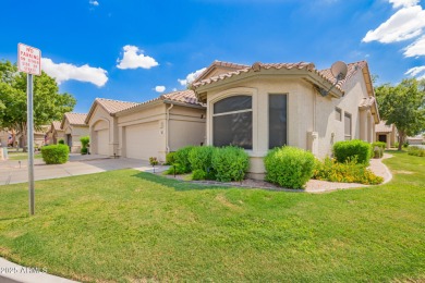Beautiful villa on a corner greenbelt lot in Oakwood. Bright and on Oakwood Golf Club  in Arizona - for sale on GolfHomes.com, golf home, golf lot