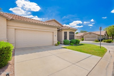 Beautiful villa on a corner greenbelt lot in Oakwood. Bright and on Oakwood Golf Club  in Arizona - for sale on GolfHomes.com, golf home, golf lot