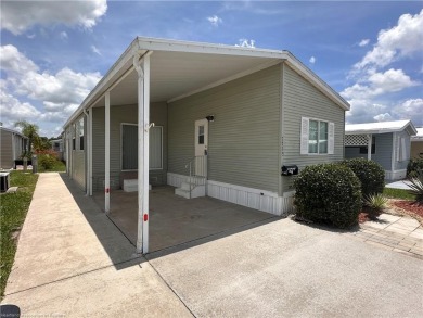 LOOK NO FURTHER!!  ESCAPE THE HUSTLE AND BUSTLE OF BIG CITY on Bluffs Golf Course in Florida - for sale on GolfHomes.com, golf home, golf lot