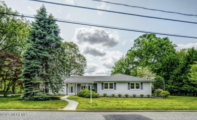 Move right in to this beautifully renovated 4-bedroom, 3 on Hollywood Golf Club in New Jersey - for sale on GolfHomes.com, golf home, golf lot