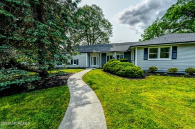 Move right in to this beautifully renovated 4-bedroom, 3 on Hollywood Golf Club in New Jersey - for sale on GolfHomes.com, golf home, golf lot