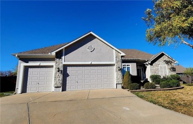 BEAUTIFUL! This home sits on a cul-de-sac lot in an incredible on Paradise Pointe Golf Complex in Missouri - for sale on GolfHomes.com, golf home, golf lot