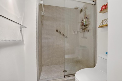 **SPACIOUS AND BRIGHT 3/2 - BEAUTIFULLY RENOVATED WITH A MODERN on Inverrary Country Club in Florida - for sale on GolfHomes.com, golf home, golf lot