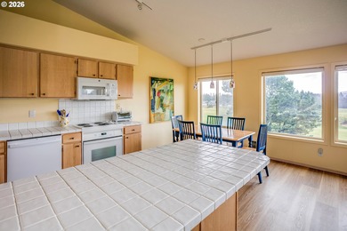 Own a 25% deeded interest in this fabulous Gearhart condo with on  in Oregon - for sale on GolfHomes.com, golf home, golf lot