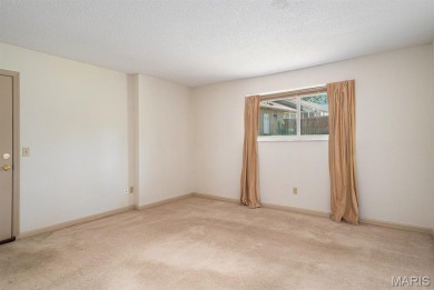 Welcome to this beautifully maintained ground-level 3-bedroom on Lake Saint Louis Par 3 in Missouri - for sale on GolfHomes.com, golf home, golf lot