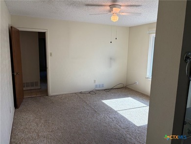 AMAZING VALUE...2 SIDED TOWNHOUSE....3BDRM/ 3 BATH 1 CAR BOTH on Apple Rock Golf Course - Horseshoe Bay in Texas - for sale on GolfHomes.com, golf home, golf lot