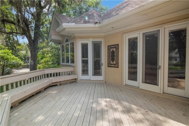 This timeless residence in Long Cove is a true blend of on Long Cove Club in South Carolina - for sale on GolfHomes.com, golf home, golf lot