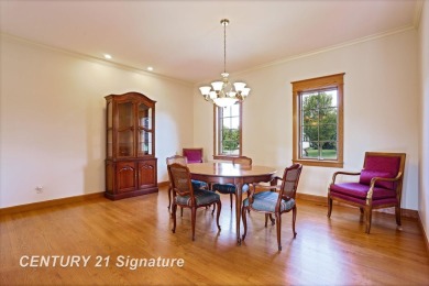 This all brick home, has everything you will need for easy on The Sawmill Golf Club in Michigan - for sale on GolfHomes.com, golf home, golf lot