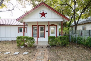 Welcome to this charming 1959 cottage-style home, nestled in one on Scott Schriener Municipal Golf Course in Texas - for sale on GolfHomes.com, golf home, golf lot