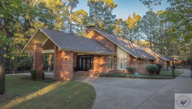 TEXARKANA COUNTRY CLUB is just a short block from this stunning on Texarkana Golf and Country Club in Arkansas - for sale on GolfHomes.com, golf home, golf lot