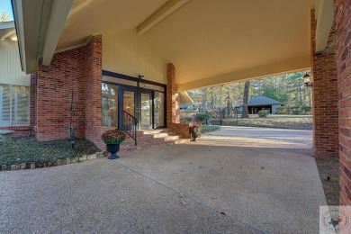 TEXARKANA COUNTRY CLUB is just a short block from this stunning on Texarkana Golf and Country Club in Arkansas - for sale on GolfHomes.com, golf home, golf lot