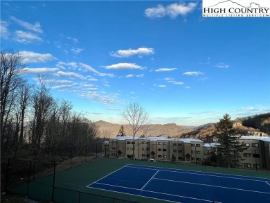 Welcome to your perfect mountain retreat! This cozy studio condo on Sugar Mountain Golf Course in North Carolina - for sale on GolfHomes.com, golf home, golf lot