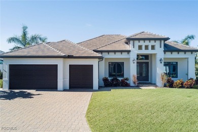 Enjoy luxury living with golf course views, southwestern on Royal Tee Country Club in Florida - for sale on GolfHomes.com, golf home, golf lot