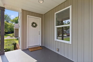 Welcome to this charming 2 bedroom, 1 bathroom southern cottage on Brainerd Golf Course in Tennessee - for sale on GolfHomes.com, golf home, golf lot